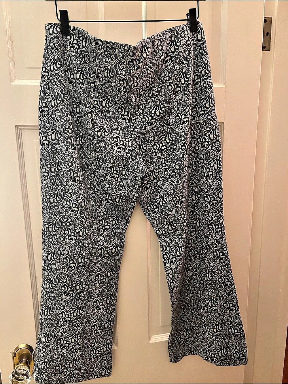 Maeve Margot stretchy kick-flare cropped paisley pants, Size Large